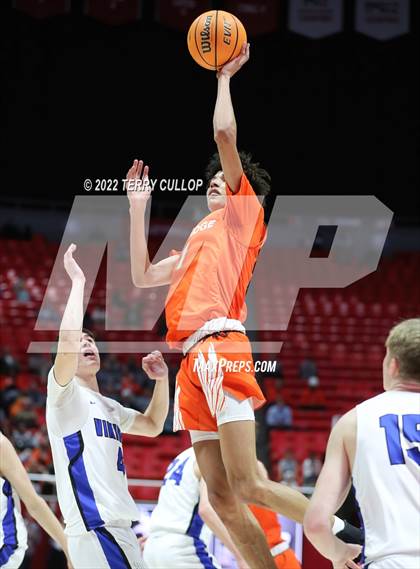 Thumbnail 2 in Skyridge vs. Pleasant Grove (UHSAA 6A Quarterfinal) photogallery.