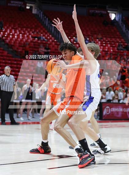 Thumbnail 3 in Skyridge vs. Pleasant Grove (UHSAA 6A Quarterfinal) photogallery.