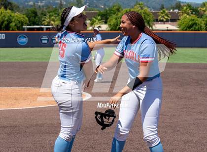 Thumbnail 1 in San Mateo vs. Hillsdale (CIF CCS Division 2 Final) photogallery.
