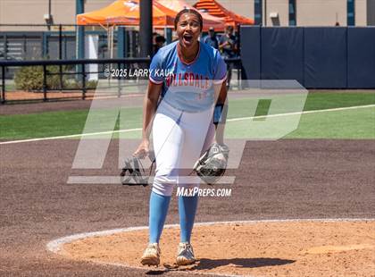 Thumbnail 2 in San Mateo vs. Hillsdale (CIF CCS Division 2 Final) photogallery.