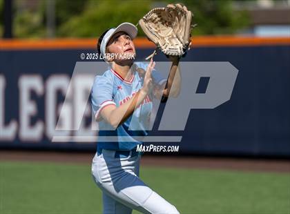 Thumbnail 1 in San Mateo vs. Hillsdale (CIF CCS Division 2 Final) photogallery.