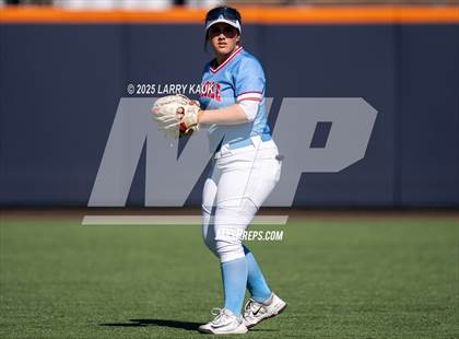 Thumbnail 3 in San Mateo vs. Hillsdale (CIF CCS Division 2 Final) photogallery.