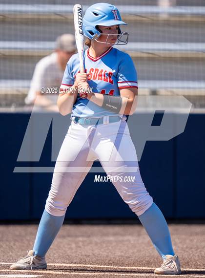 Thumbnail 1 in San Mateo vs. Hillsdale (CIF CCS Division 2 Final) photogallery.