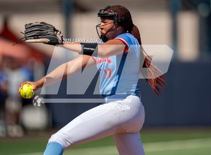Thumbnail 1 in San Mateo vs. Hillsdale (CIF CCS Division 2 Final) photogallery.