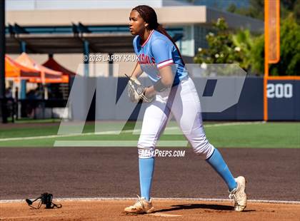 Thumbnail 2 in San Mateo vs. Hillsdale (CIF CCS Division 2 Final) photogallery.