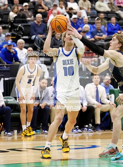 Thumbnail 3 in Snow Canyon vs Dixie (UHSAA 4A Quarterfinals) photogallery.