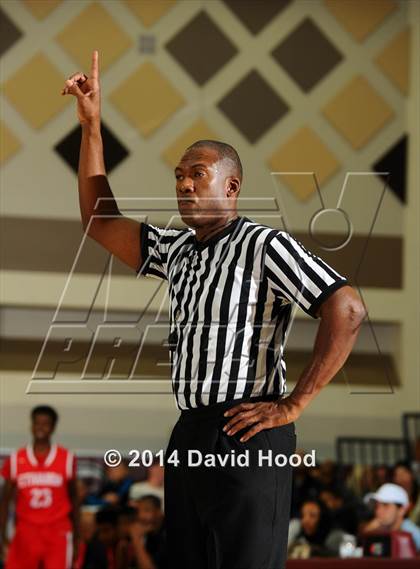 Thumbnail 2 in Sierra Canyon vs. Etiwanda (MaxPreps Holiday Classic) photogallery.