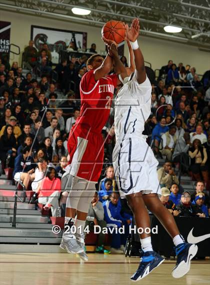 Thumbnail 2 in Sierra Canyon vs. Etiwanda (MaxPreps Holiday Classic) photogallery.