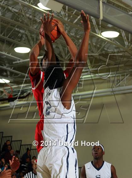 Thumbnail 1 in Sierra Canyon vs. Etiwanda (MaxPreps Holiday Classic) photogallery.