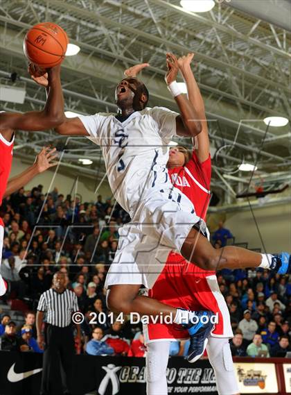 Thumbnail 1 in Sierra Canyon vs. Etiwanda (MaxPreps Holiday Classic) photogallery.