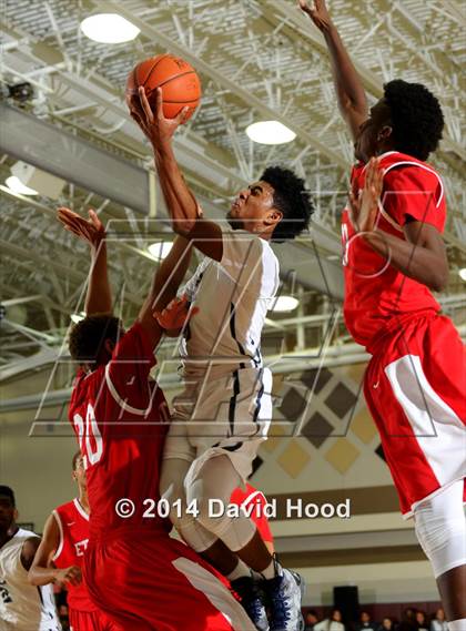 Thumbnail 3 in Sierra Canyon vs. Etiwanda (MaxPreps Holiday Classic) photogallery.