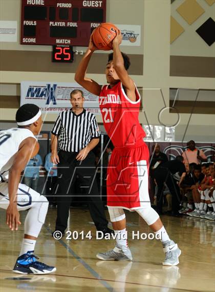 Thumbnail 1 in Sierra Canyon vs. Etiwanda (MaxPreps Holiday Classic) photogallery.