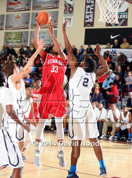 Thumbnail 2 in Sierra Canyon vs. Etiwanda (MaxPreps Holiday Classic) photogallery.