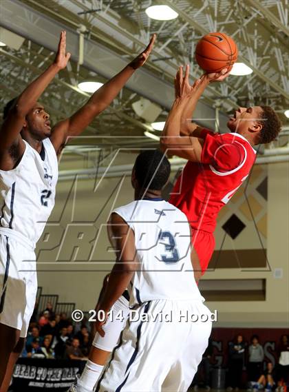 Thumbnail 1 in Sierra Canyon vs. Etiwanda (MaxPreps Holiday Classic) photogallery.