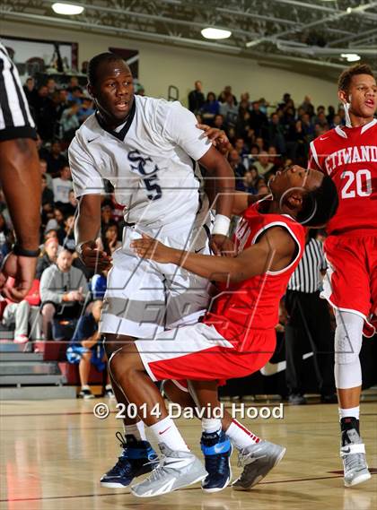 Thumbnail 1 in Sierra Canyon vs. Etiwanda (MaxPreps Holiday Classic) photogallery.