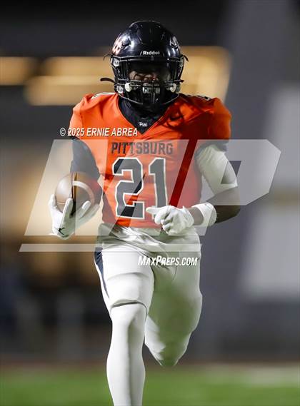 Thumbnail 3 in Cardinal Newman vs. Pittsburg (CIF NCS D1 Final) photogallery.