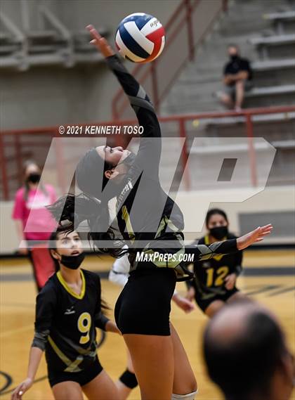 Thumbnail 3 in Brennan vs O'Connor JV photogallery.