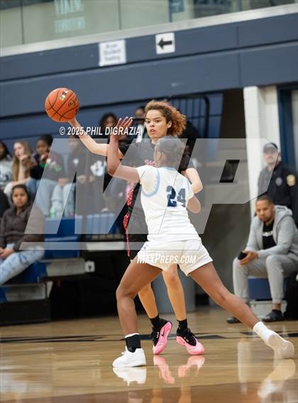 Thumbnail 3 in Weiss @ Bryan photogallery.