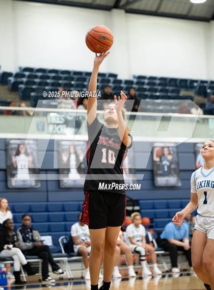 Thumbnail 1 in Weiss @ Bryan photogallery.