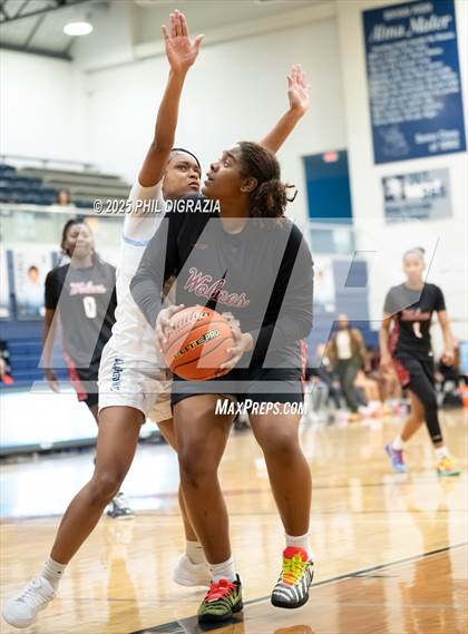 Thumbnail 1 in Weiss @ Bryan photogallery.