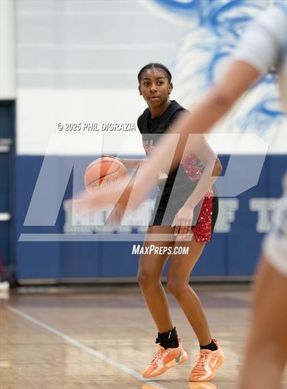 Thumbnail 2 in Weiss @ Bryan photogallery.