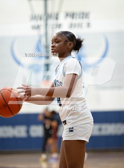 Thumbnail 2 in Weiss @ Bryan photogallery.