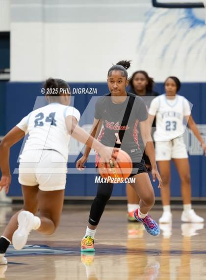 Thumbnail 1 in Weiss @ Bryan photogallery.