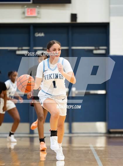 Thumbnail 1 in Weiss @ Bryan photogallery.