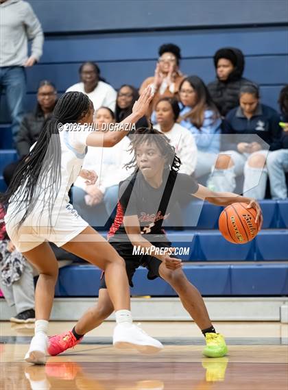 Thumbnail 1 in Weiss @ Bryan photogallery.