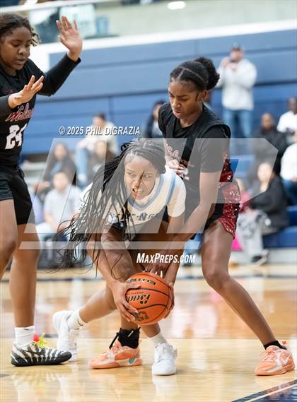 Thumbnail 3 in Weiss @ Bryan photogallery.