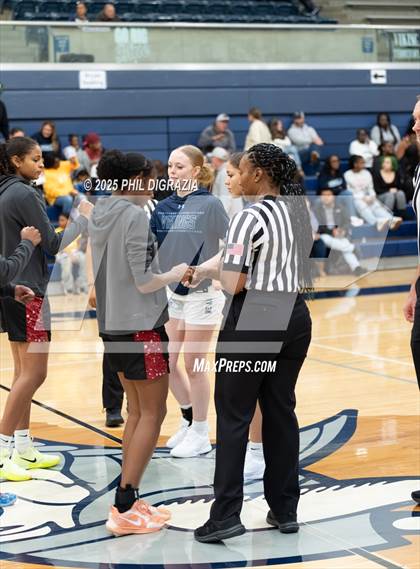 Thumbnail 1 in Weiss @ Bryan photogallery.