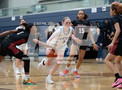 Thumbnail 2 in Weiss @ Bryan photogallery.