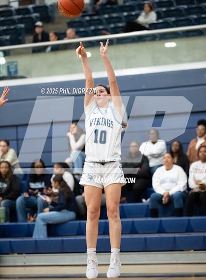 Thumbnail 1 in Weiss @ Bryan photogallery.