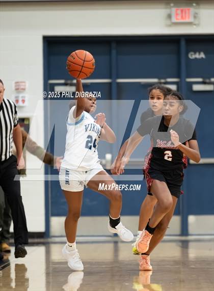 Thumbnail 3 in Weiss @ Bryan photogallery.