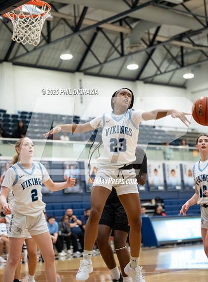 Thumbnail 2 in Weiss @ Bryan photogallery.