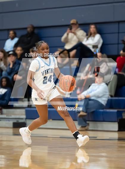 Thumbnail 3 in Weiss @ Bryan photogallery.