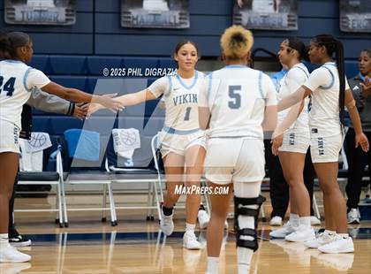 Thumbnail 3 in Weiss @ Bryan photogallery.