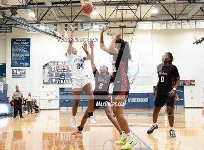 Thumbnail 3 in Weiss @ Bryan photogallery.