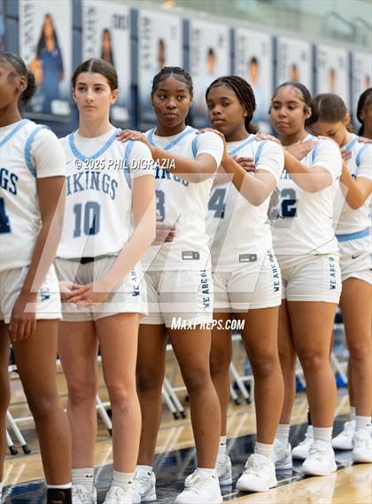 Thumbnail 3 in Weiss @ Bryan photogallery.