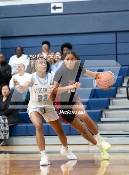 Thumbnail 2 in Weiss @ Bryan photogallery.