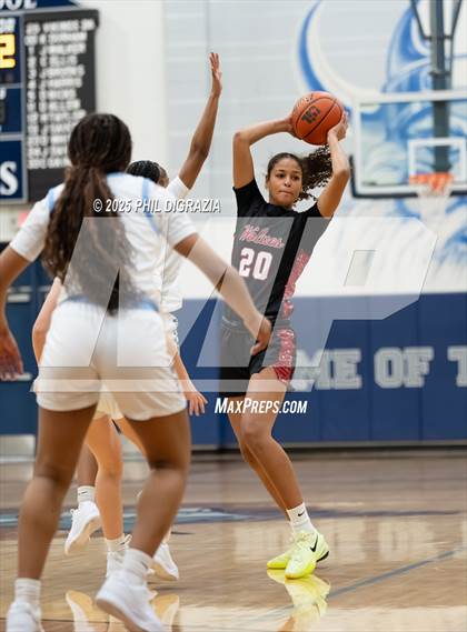 Thumbnail 1 in Weiss @ Bryan photogallery.