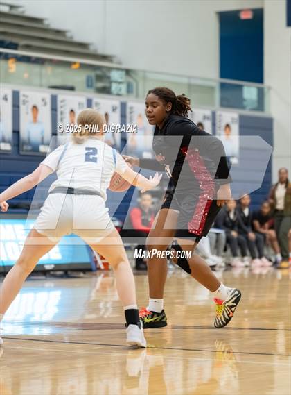 Thumbnail 2 in Weiss @ Bryan photogallery.