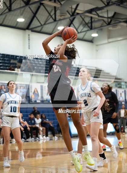 Thumbnail 2 in Weiss @ Bryan photogallery.