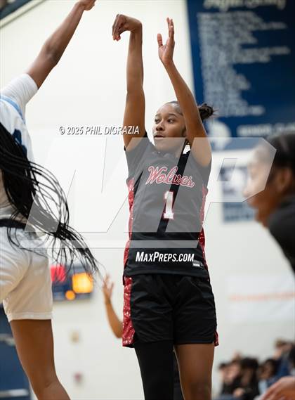 Thumbnail 1 in Weiss @ Bryan photogallery.