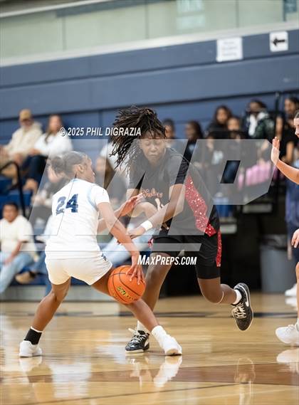 Thumbnail 1 in Weiss @ Bryan photogallery.