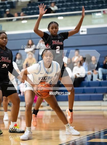 Thumbnail 2 in Weiss @ Bryan photogallery.