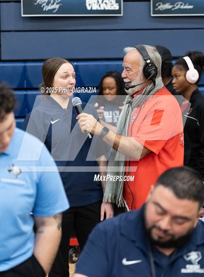 Thumbnail 2 in Weiss @ Bryan photogallery.