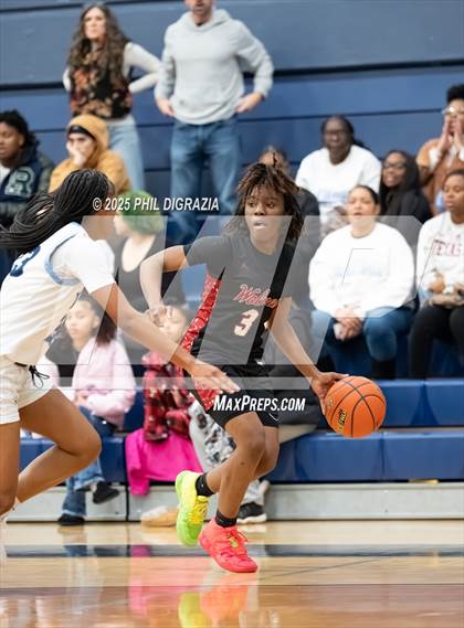 Thumbnail 3 in Weiss @ Bryan photogallery.