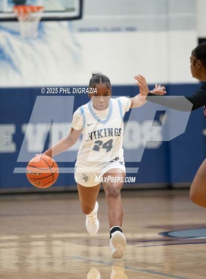 Thumbnail 2 in Weiss @ Bryan photogallery.