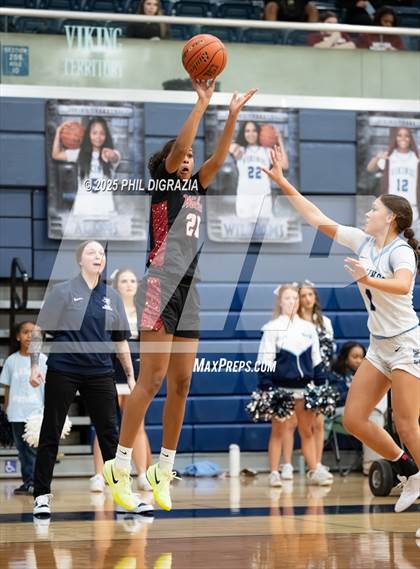 Thumbnail 2 in Weiss @ Bryan photogallery.